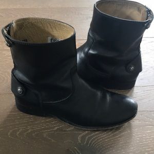 FRYE ankle boots!
